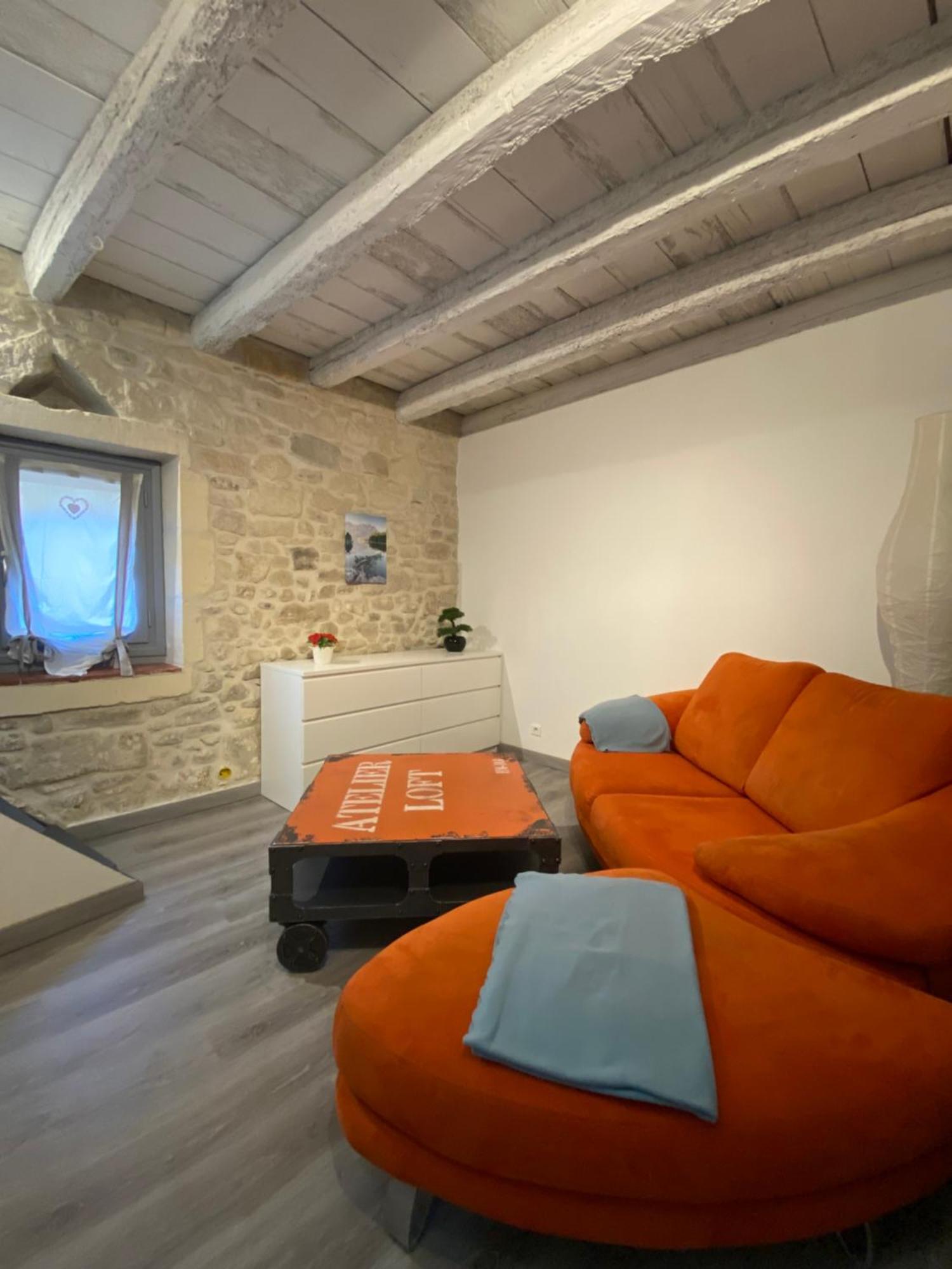 Villa Bienvenue Au 6 - Calme Et Charme De La Pierre. à Fourques  Extérieur photo